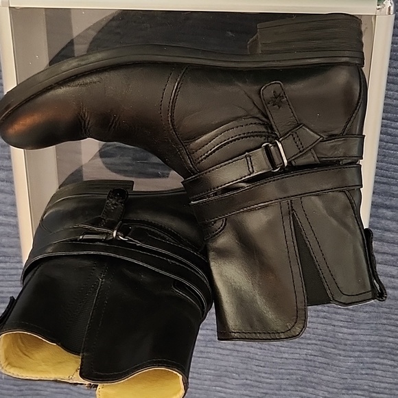 Bussella Leather Ankle Boots - Picture 5 of 10
